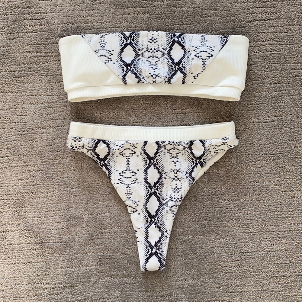 Like NEW Haute Swimwear Bikini Set Size M